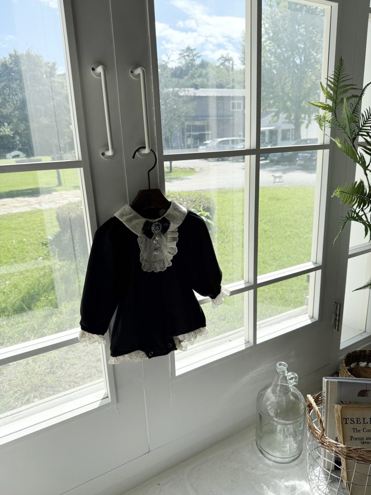 Anna Suit (with Corsage) - Image 8